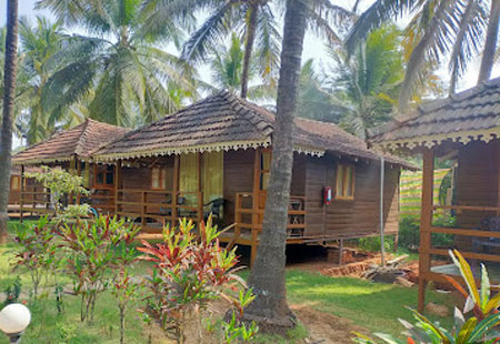 beach huts in North Goa