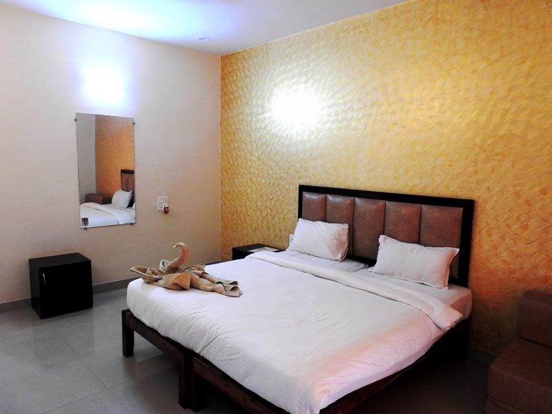 beach huts in morjim