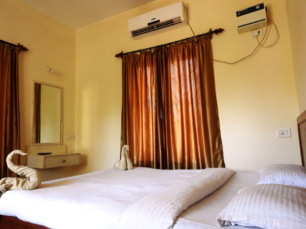 beach huts in North Goa